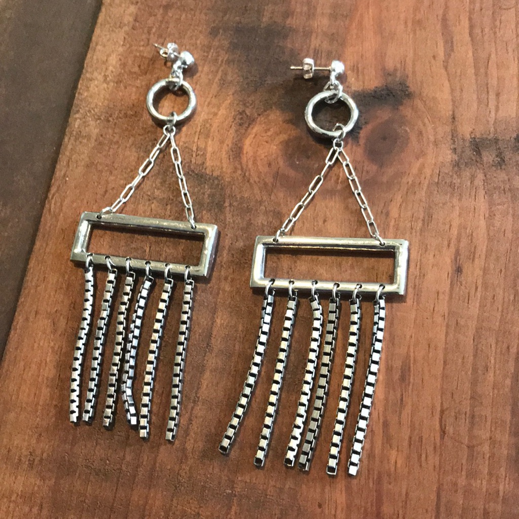 Vanessa Mooney - Silver Geometric Hanging Earnings 55$